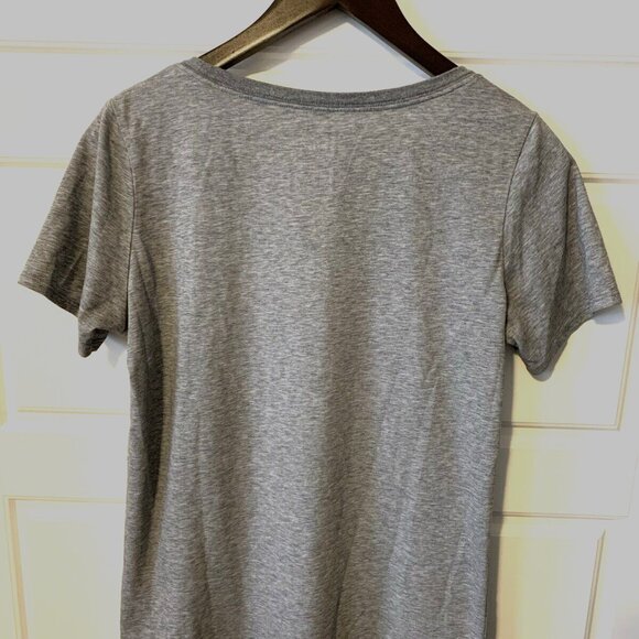 Women's Dri-Fit The Nike Tee Size Medium Grey Athletic Cut - Picture 2 of 6